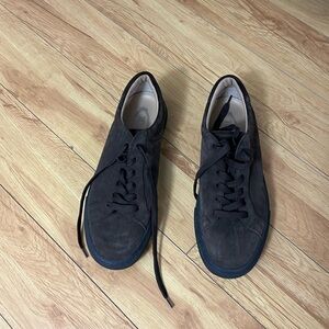 Like new!!  Excellent condition dark brown suede casual sneaker/shoe